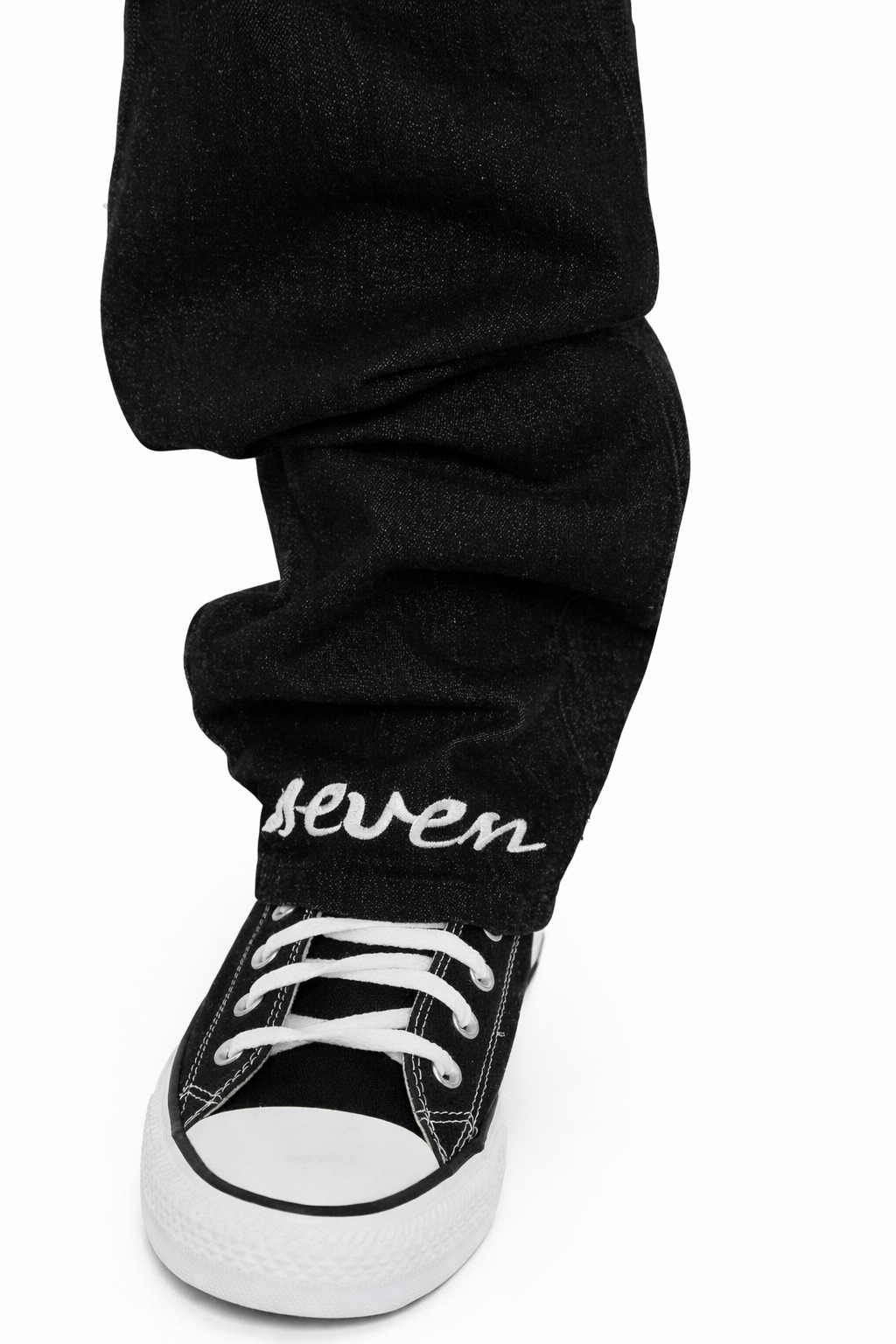 "BEAUTY IN VINE" DENIM